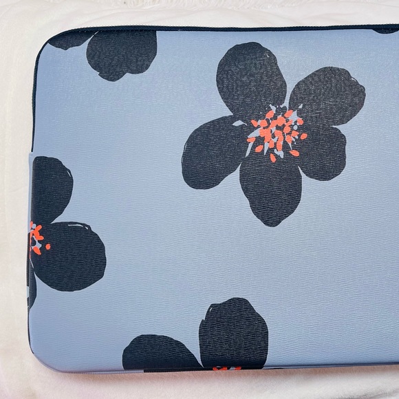 Kate Spade Blue Floral Universal Laptop Case Bag - Pop Art Style Flowers NWOT - Picture 4 of 9